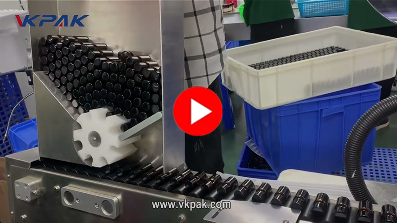 Автоматска хоризонтална машина за обележување шишиња со есенцијално масло