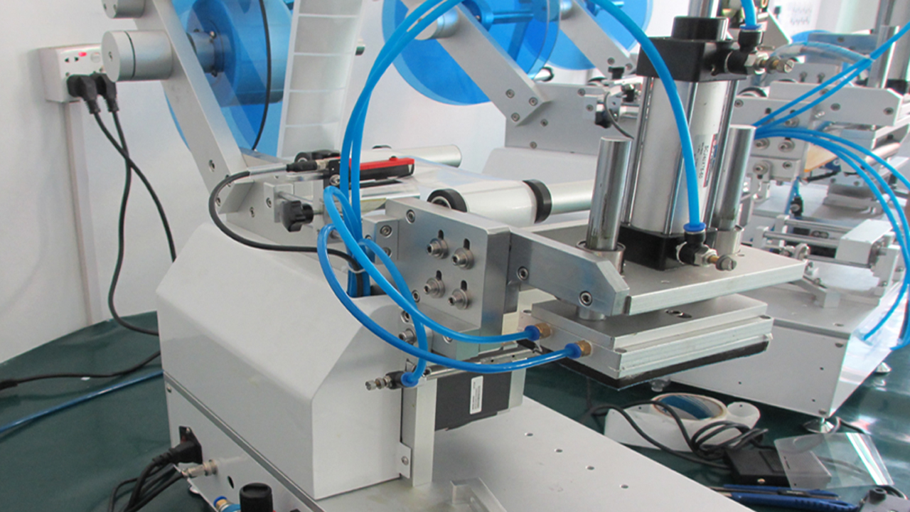 Машина за етикетирање на пластична кеса полуавтоматска за рамна површина