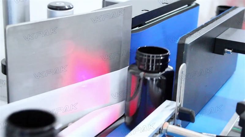 Нож за лупење со етикета VK-TL