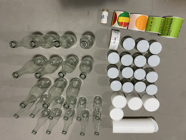 шишиња ролни етикети капаци примероци.JPG