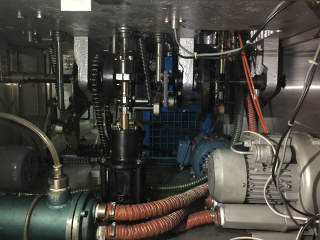 internal structure for filling sealing machines запечатување за полнење на цевки во внатрешноста на машината.jpg