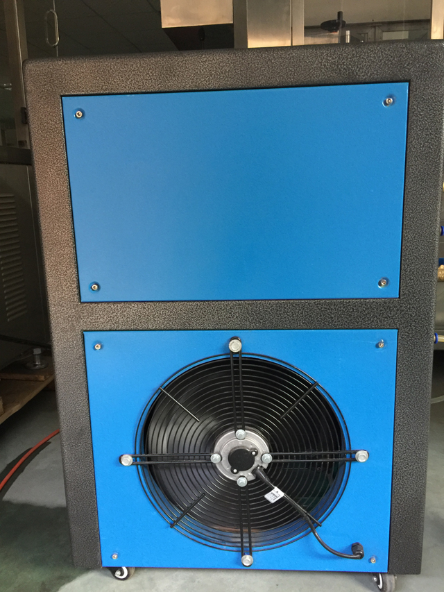 auxilliary equipment for filling sealing machines чилер за полнење цевки за заптивање machineryu.jpg