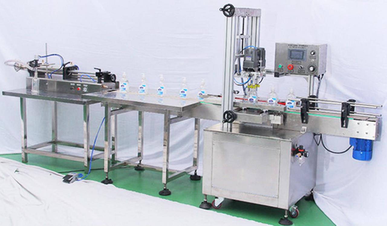 automatic screw capping machine Вградена машина за покривање со завртки.jpg