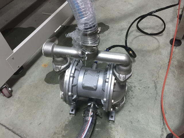 транспортна пумпа за полнење материјали (1).JPG