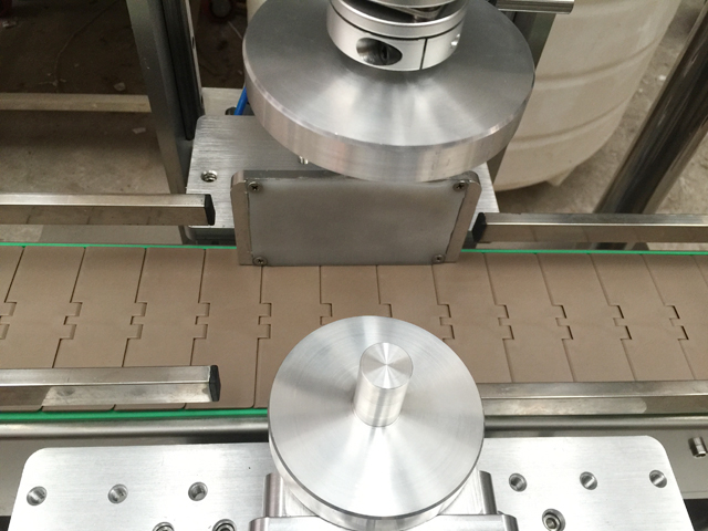 автоматско capper.jpg