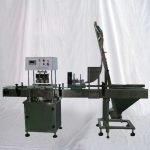 Автоматска линеарна вакуумска машина за покривање за стаклена тегла во прехранбената индустрија