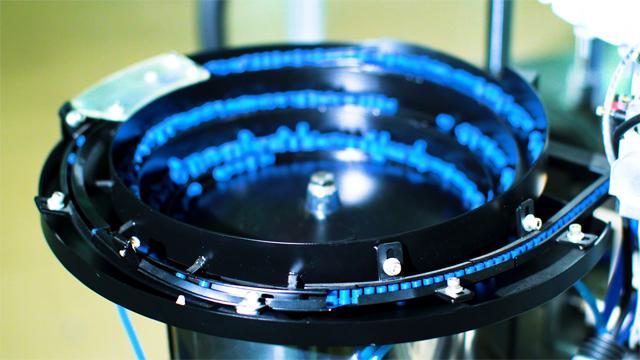 хранење со капачиња за чинии.jpg