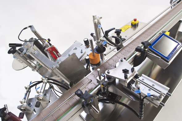 round bottle labeler equipment Опрема за етикетирање на тркалезни шишиња.jpg