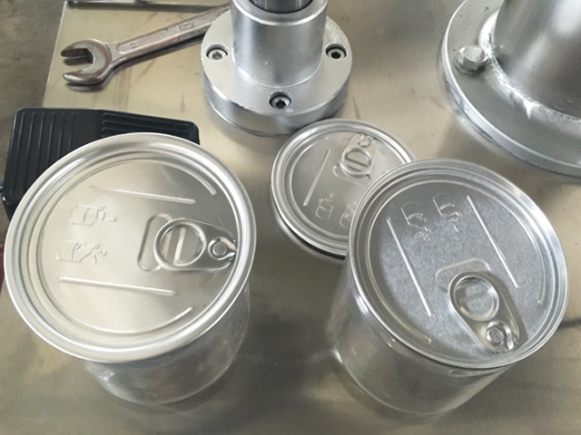 машина за покривање на метални конзерви.jpg