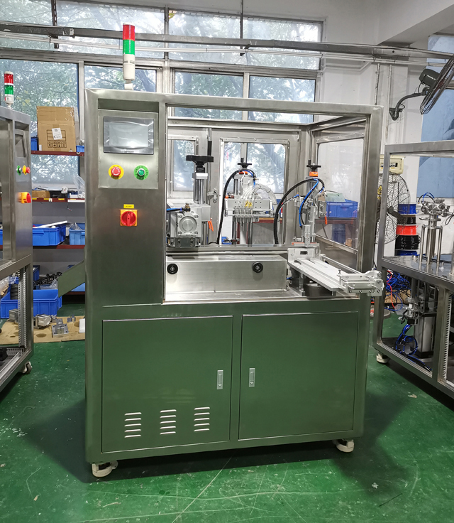 машина во резервоар за складирање.jpg