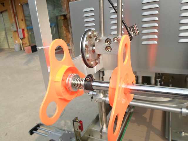 film roller валјак за запечатување на полнење филм.jpg