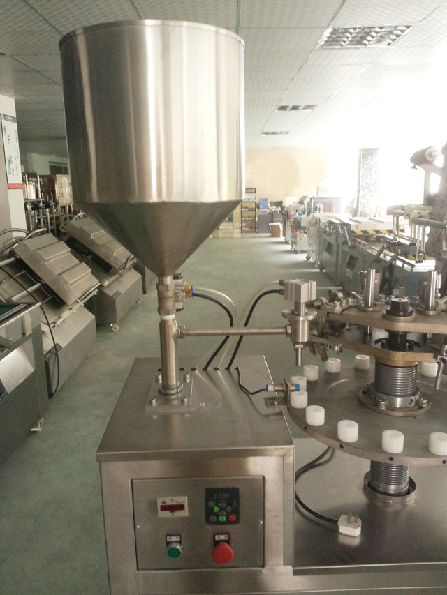 metal tubes filling sealing machine in stock цевки за полнење заптивка бункер.jpg