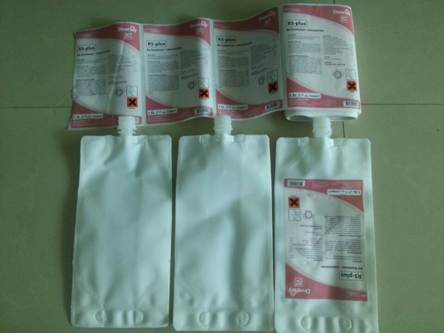 машини за етикетирање кеси полуавтоматски (4).jpg