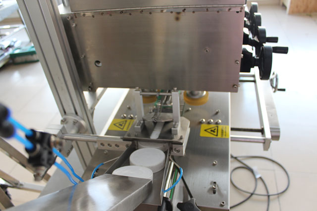 капачка машина со подигање (1).JPG