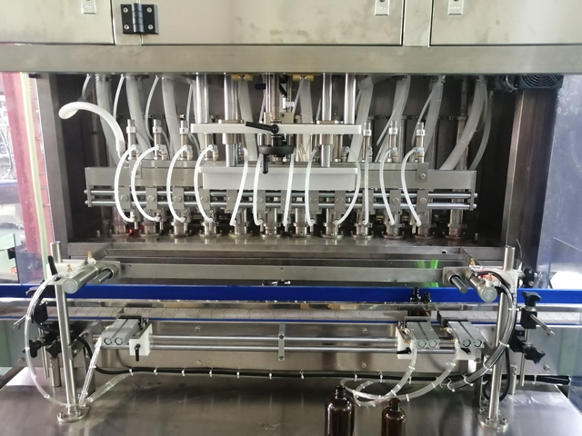 Машина за полнење 12 глави со грејач за мешање (4).jpg