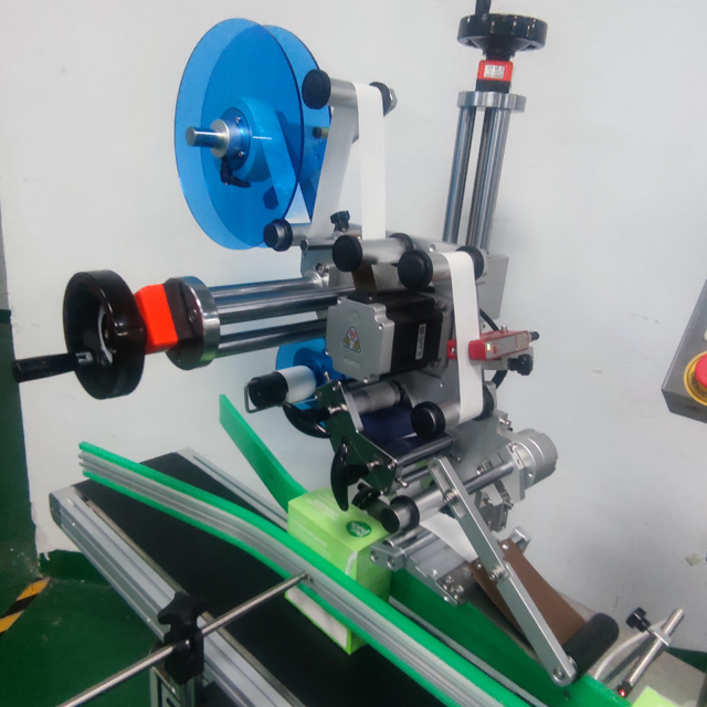 етикетирање глава слики.jpg