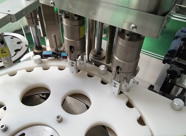 серво capper.jpg