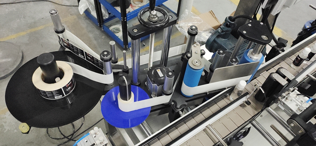 машина за налепници за етикетирање.JPG