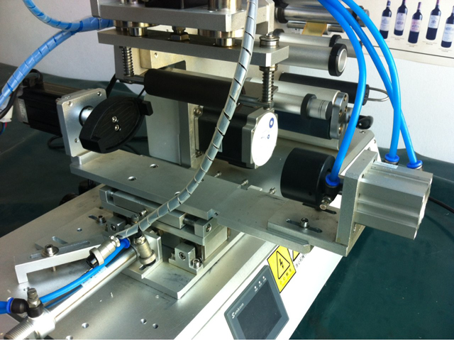 машини за етикетирање етикетирање глава .jpg