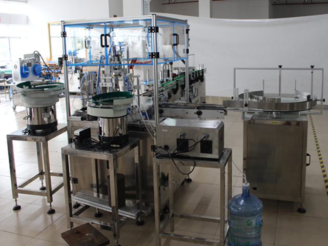 вистински слики на етикетирање на капачињата за полнење.jpg