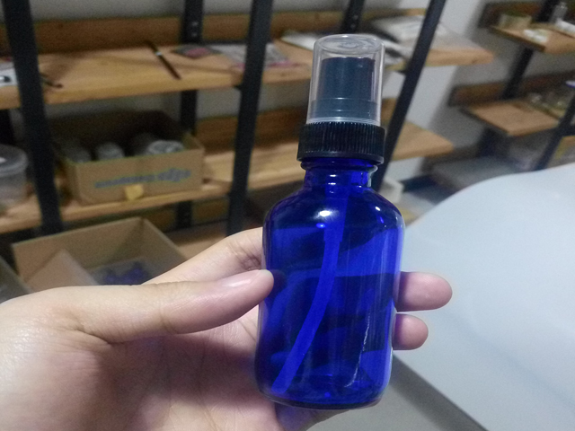 Шишиња со есенцијално масло.jpg