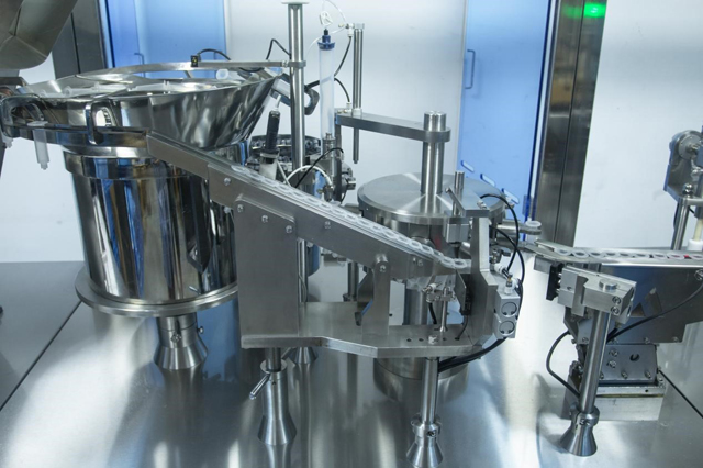 линија за полнење шприцови (1).jpg