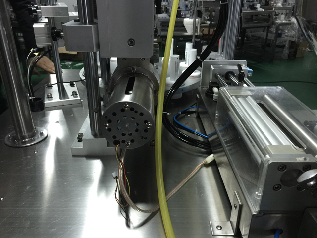 ultrasounic generator ултразвучно запечатувачко полнење за цевки паста.jpg