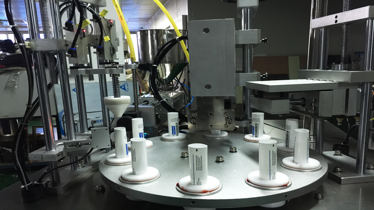 rotary filling sealing machine ротирачко полнење ултразвучни цевки запечатување.jpg