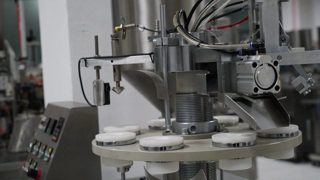 заптивка за полнење на цевки пластика.jpg