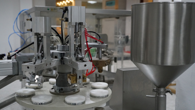 заптивка за полнење на цевки пластика.jpg