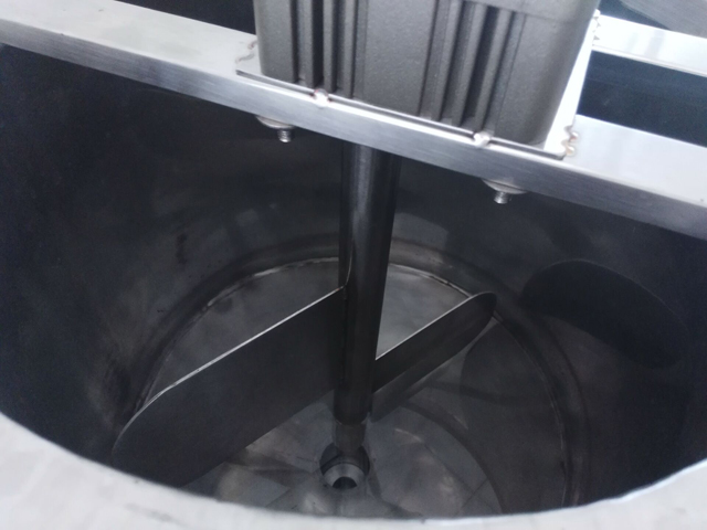 heating filling machines полнење со температура на мешање.jpg