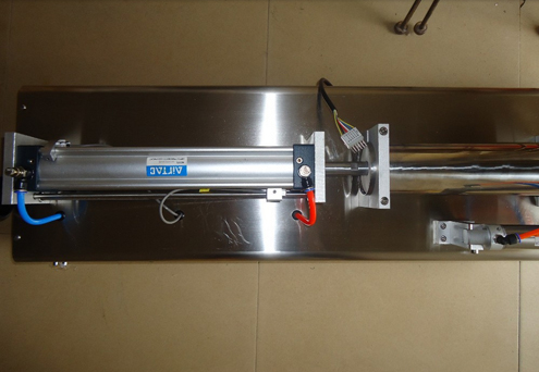 good quality liquid filling machines цилиндар за машина за полнење.jpg