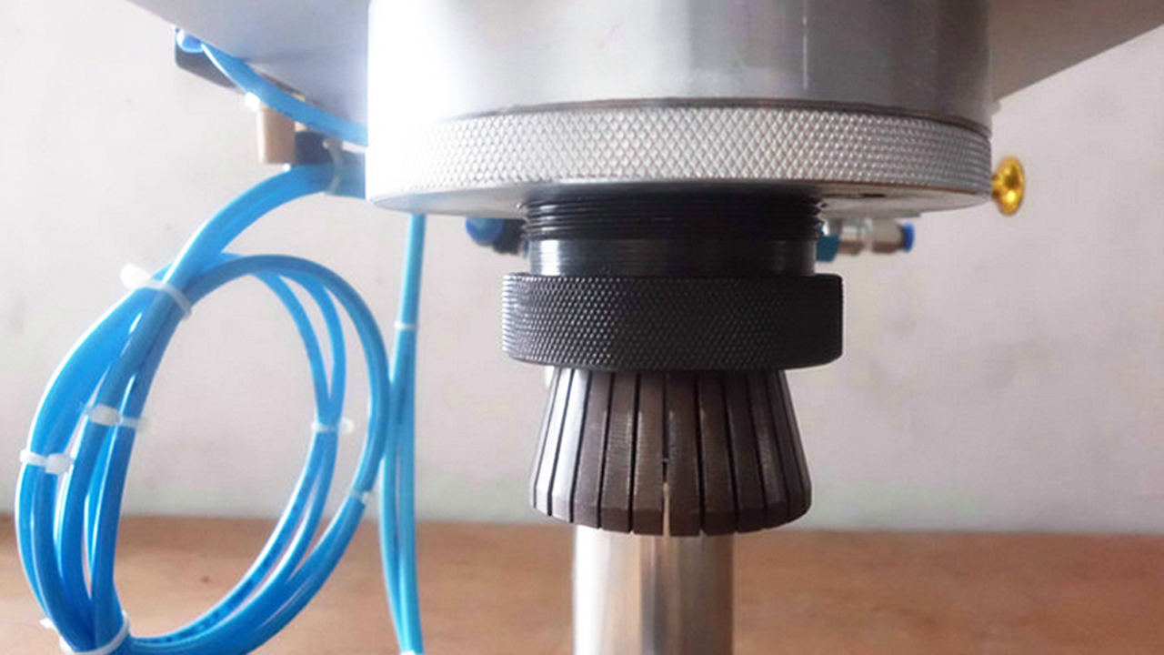 crimping head from pneumatic capping machines глави за стегање.jpg