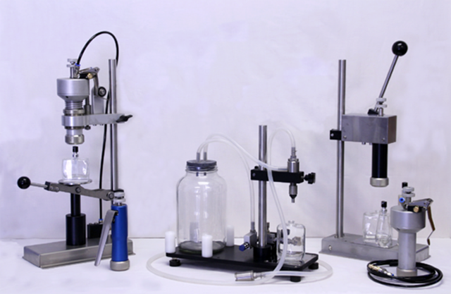 машини за стегање за стаклени шишиња.jpg