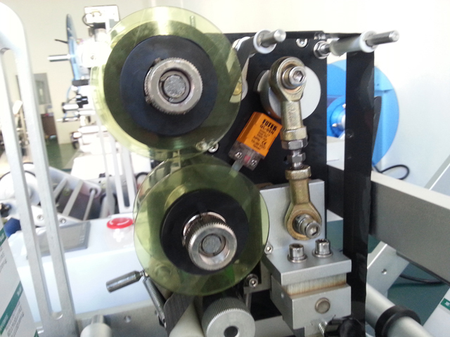 за eran полуавтоматски цевки машина за етикетирање шприц духовитост