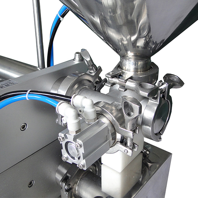 liquid filling machine for lotion shampoo cream Опрема за полнење шампон.jpg