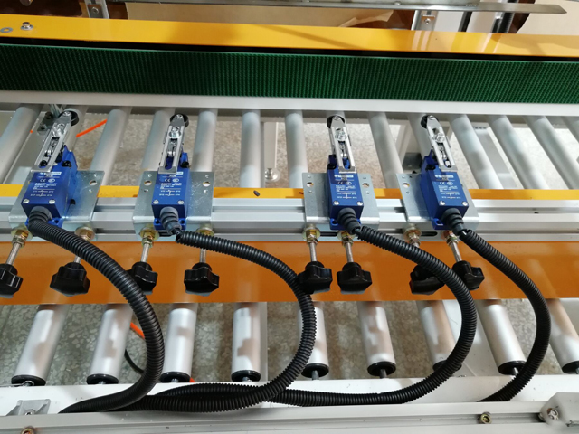 прекинувач за спреј за лепак.jpg