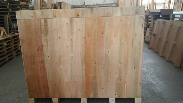 картон запечатувач во дрвена кутија.jpg