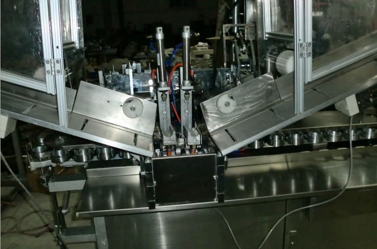 tubes filler sealeer equipment for tubes pastes cream ПОЛНЕЊЕ НА ЦЕВКИ ЗА ЗАПИТУВАЊЕ ОПРЕМА АВТОМАТСКА ПАСТА.jpg