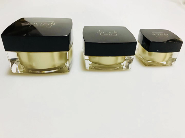 квадратни црни тегли за запечатување на капа