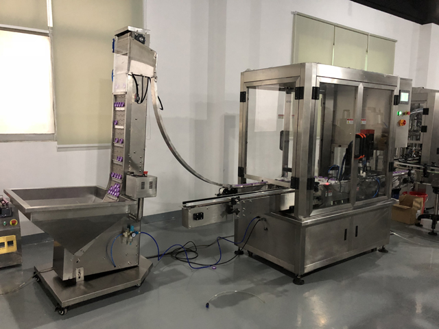 машина за покривање козметички машини.JPG